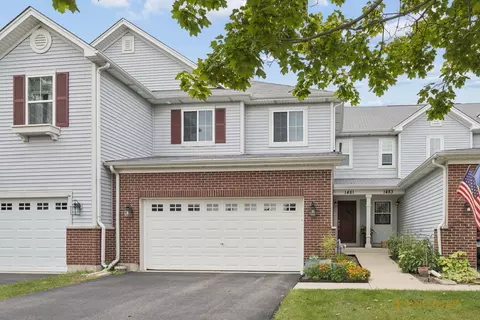 1481 Yosemite Cir, Crystal Lake, IL 60014