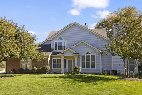 30 W101 Fairfax Ct #101, Warrenville, IL 60555