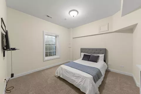 Bedroom - 253 E Wilson St, Elmhurst, IL 60126 photo 5 of 6