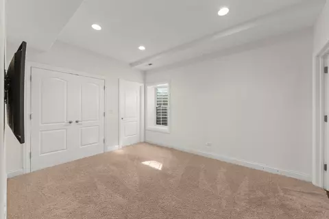 Bedroom - 253 E Wilson St, Elmhurst, IL 60126 photo 6 of 6