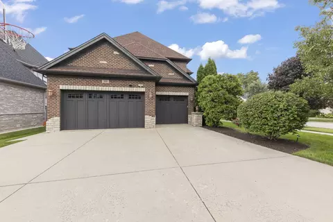 Exterior - 253 E Wilson St, Elmhurst, IL 60126 photo 3 of 5