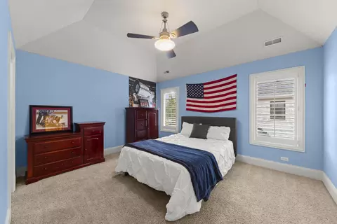 Bedroom - 253 E Wilson St, Elmhurst, IL 60126 photo 4 of 6
