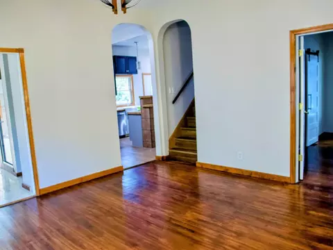 Living - 1037 N 8th St, Springfield, IL 62702 photo 6 of 10
