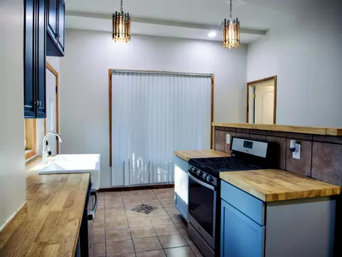 Kitchen - 1037 N 8th St, Springfield, IL 62702 photo 1 of 2