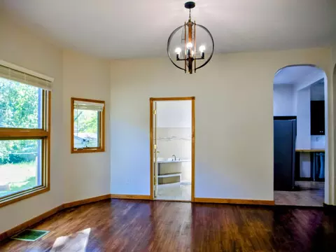 Living - 1037 N 8th St, Springfield, IL 62702 photo 5 of 10