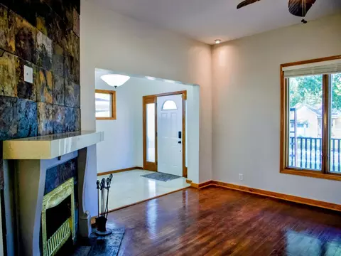 Living - 1037 N 8th St, Springfield, IL 62702 photo 4 of 10