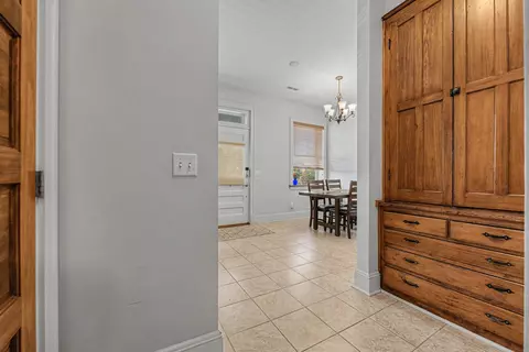 Entry Way - 116 W Locust St, Bloomington, IL 61701 photo 3 of 3