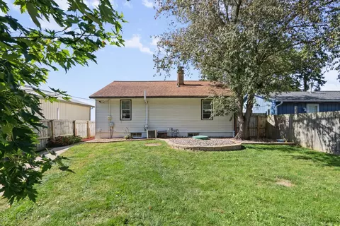 Exterior - 106 N Lincoln St, Philo, IL 61864 photo 5 of 8