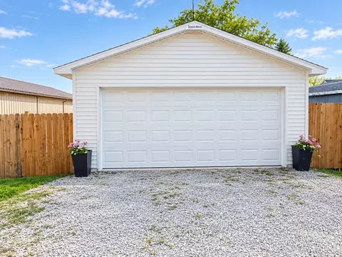 Exterior - 106 N Lincoln St, Philo, IL 61864 photo 8 of 8