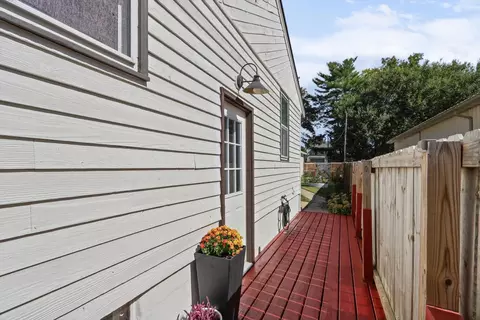 Exterior - 106 N Lincoln St, Philo, IL 61864 photo 3 of 8