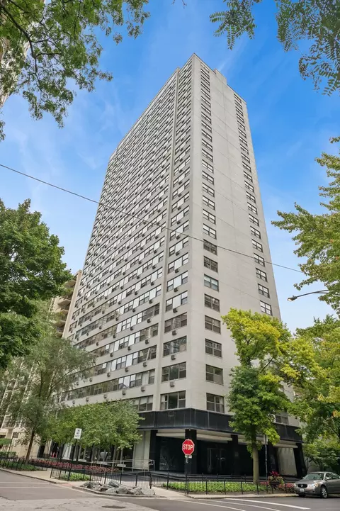 1445 N State Pkwy #2205, Chicago, IL 60610
