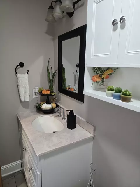 Bath - 112 E Main St, Plano, IL 60545 photo 2 of 3