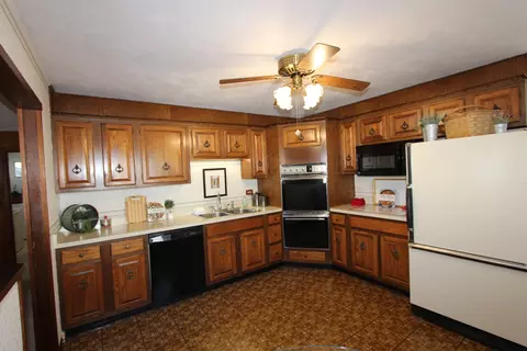 Kitchen - 3308 Peacock Ln, Rolling Meadows, IL 60008 photo 1 of 3