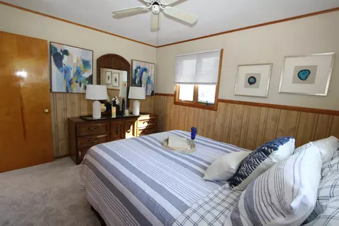Bedroom - 3308 Peacock Ln, Rolling Meadows, IL 60008 photo 3 of 5