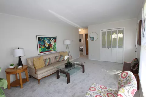 Living - 3308 Peacock Ln, Rolling Meadows, IL 60008 photo 4 of 4