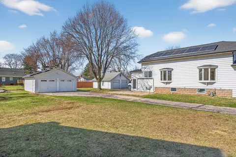 Exterior - 156 Wille Ave, Wheeling, IL 60090 photo 2 of 4