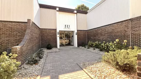 521 73rd St #105, Downers Grove, IL 60516