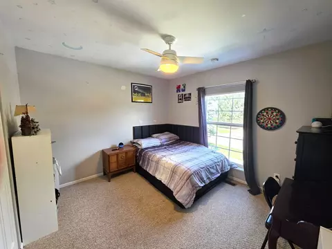 Bedroom - 4749 Oregon Trl, Mchenry, IL 60050 photo 3 of 7