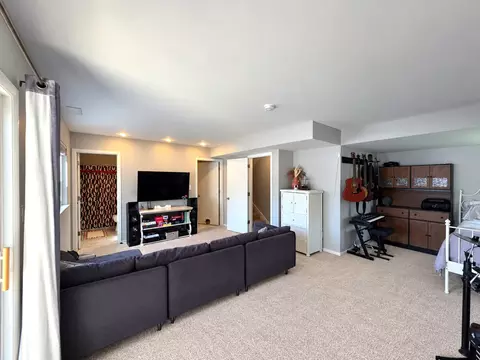 Living - 4749 Oregon Trl, Mchenry, IL 60050 photo 3 of 3