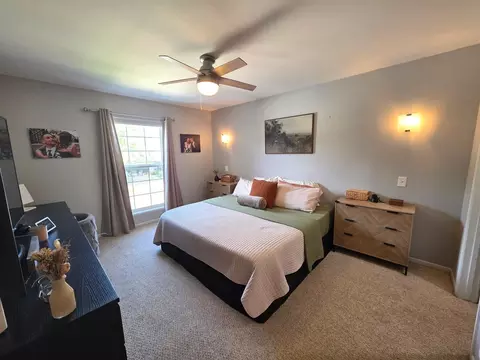 Bedroom - 4749 Oregon Trl, Mchenry, IL 60050 photo 2 of 7