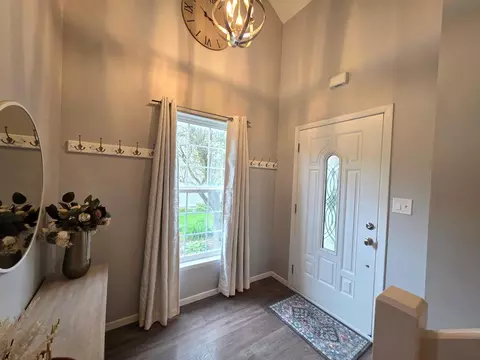 Entry Way - 4749 Oregon Trl, Mchenry, IL 60050 photo 1 of 2