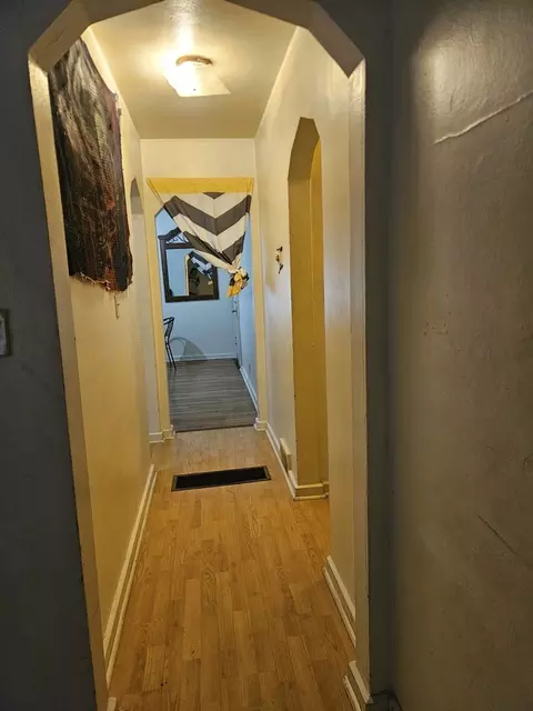 Entry Way - 2312 S 6th St, Springfield, IL 62703 photo 1 of 2