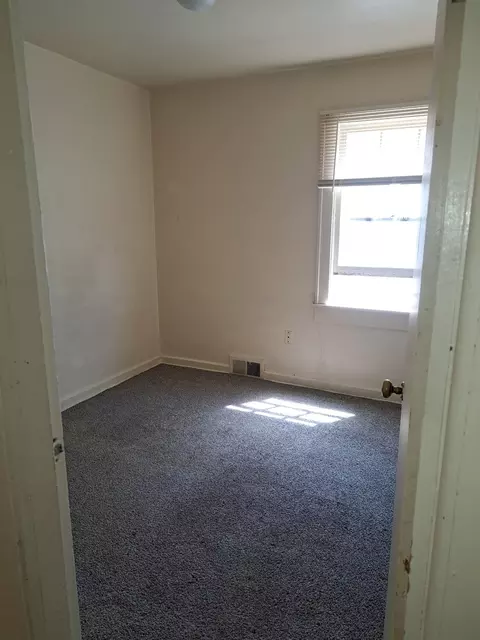Bedroom - 2312 S 6th St, Springfield, IL 62703 photo 3 of 4