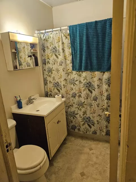 Bath - 2312 S 6th St, Springfield, IL 62703 photo 1 of 2