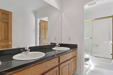 Bath - 2027 Oak Forest Dr, Morris, IL 60450 photo 1 of 4
