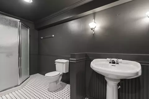 Bath - 2027 Oak Forest Dr, Morris, IL 60450 photo 4 of 4