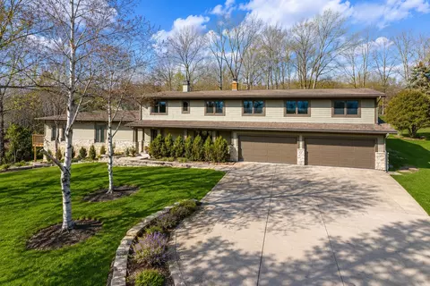 1971 Countryside Dr, Libertyville, IL 60048