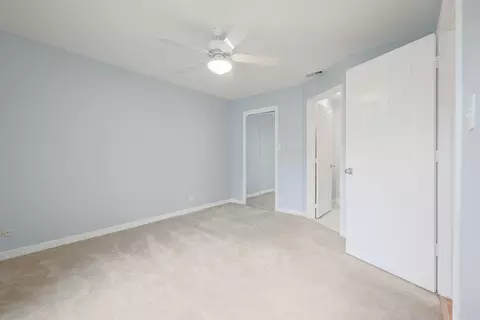 Bedroom - 2003 Sudbury Dr, Hoffman Estates, IL 60169 photo 7 of 15