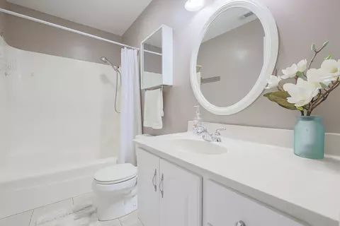 Bath - 2003 Sudbury Dr, Hoffman Estates, IL 60169 photo 2 of 2
