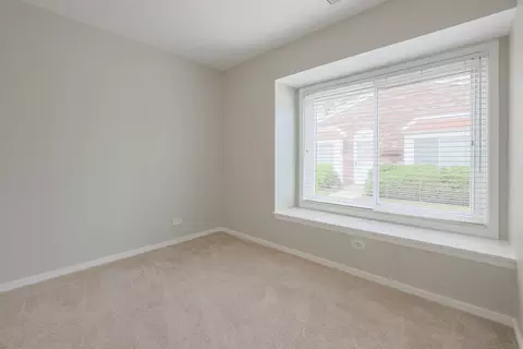Bedroom - 2003 Sudbury Dr, Hoffman Estates, IL 60169 photo 11 of 15