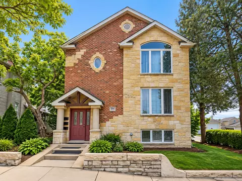 308 State St #1, Lemont, IL 60439