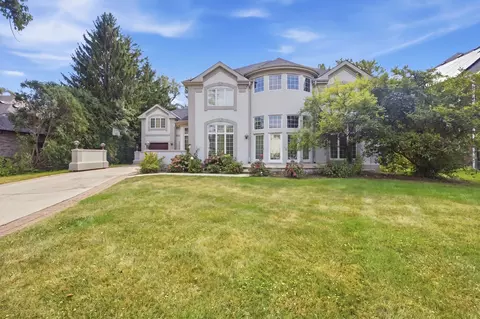 Exterior - 351 Willowood Ln, Willowbrook, IL 60527 photo 2 of 11