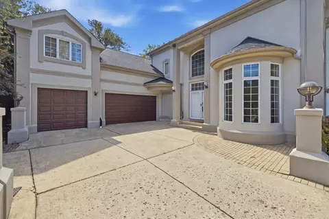 Exterior - 351 Willowood Ln, Willowbrook, IL 60527 photo 4 of 11
