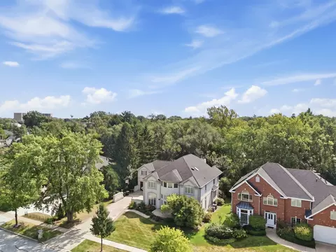 View/Area - 351 Willowood Ln, Willowbrook, IL 60527 photo 1 of 3