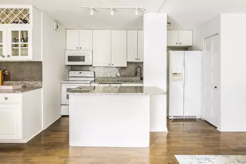 Kitchen - 71 E Division St #402, Chicago, IL 60610 photo 1 of 2