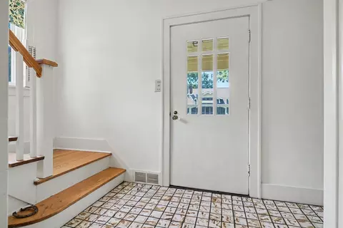 Entry Way - 1604 E Jackson St, Bloomington, IL 61701 photo 1 of 2