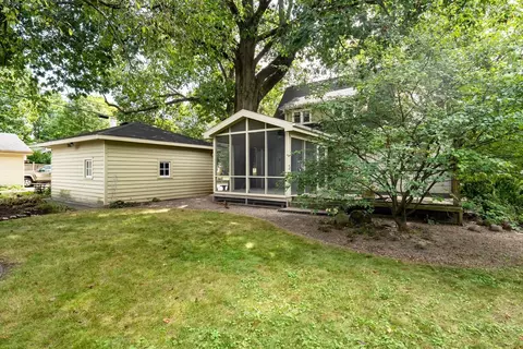 Exterior - 1604 E Jackson St, Bloomington, IL 61701 photo 4 of 8