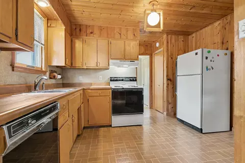 Kitchen - 1604 E Jackson St, Bloomington, IL 61701 photo 2 of 2