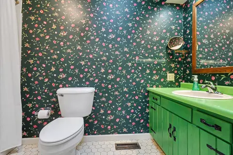 Bath - 1604 E Jackson St, Bloomington, IL 61701 photo 1 of 2