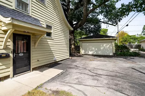 Exterior - 1604 E Jackson St, Bloomington, IL 61701 photo 8 of 8