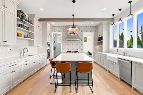 Kitchen - 323 E 3rd St, Elmhurst, IL 60126 photo 3 of 4