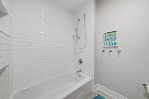Bath - 323 E 3rd St, Elmhurst, IL 60126 photo 4 of 6