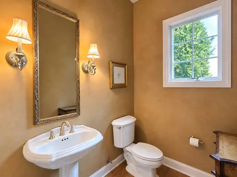 Bath - 20228 Oakwood Dr, Mokena, IL 60448 photo 1 of 4