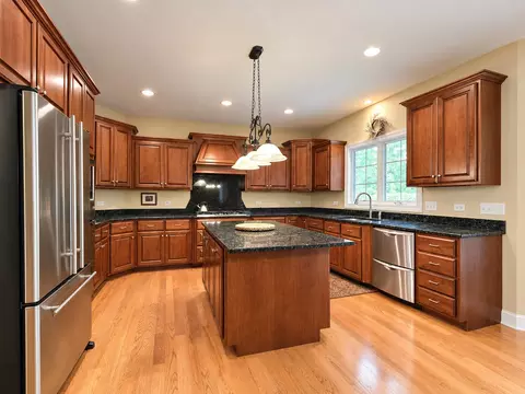 Kitchen - 20228 Oakwood Dr, Mokena, IL 60448 photo 2 of 3