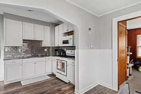 Kitchen - 1718 13th Ave, Moline, IL 61265 photo 3 of 3