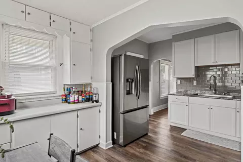 Entry Way - 1718 13th Ave, Moline, IL 61265 photo 1 of 2